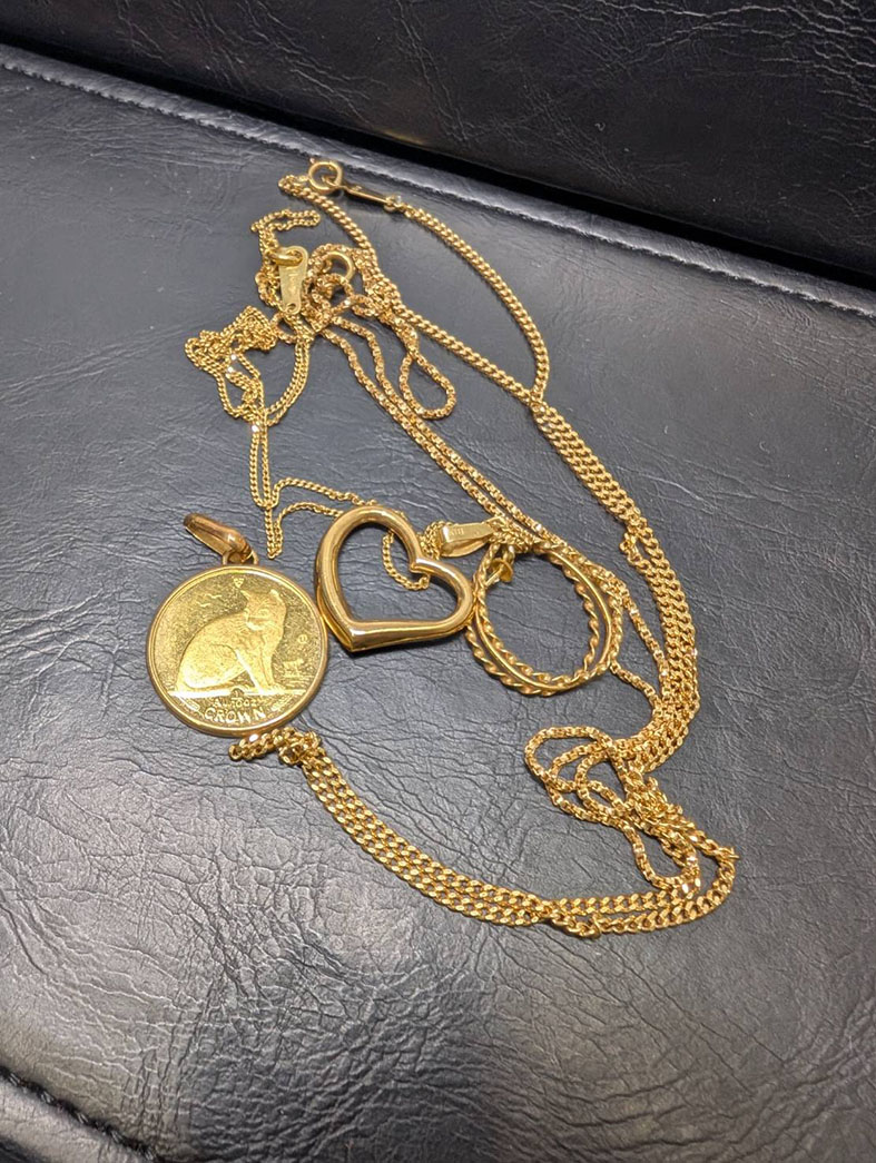 ≪K18 ネックレスとマン島キャット金貨≫をお買取りさせていただきました(^^♪